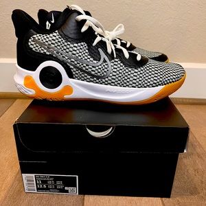 Mens KD basketball shoes